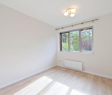 4 bedroom mews to rent - Photo 4