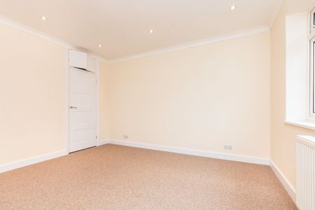 2 bedroom apartment to rent Lindfield Gardens, Guildford, GU1 - Photo 3
