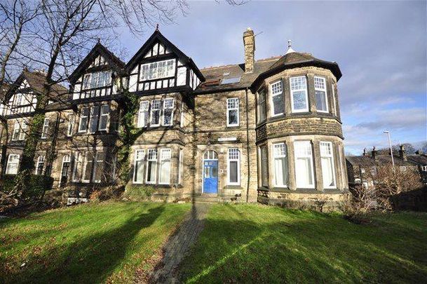 4 bedroom flat to rent - Photo 1
