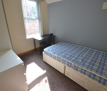 6 bedroom detached house to rent - Photo 6