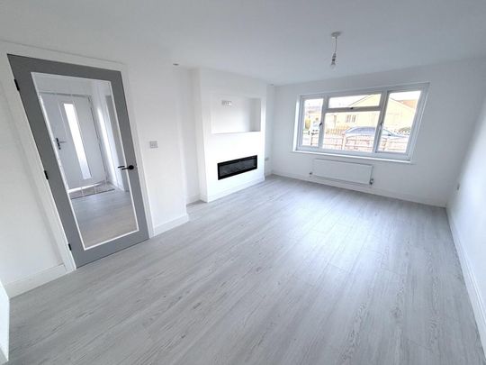 3 bedroom bungalow to rent - Photo 1