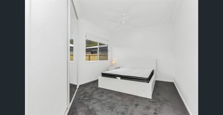 SUPER CONVENIENT MITCHELTON LOCATION - Photo 4