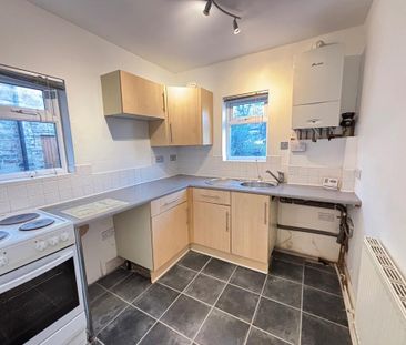 2 bedroom terraced house to rent - Photo 2