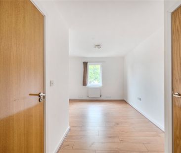 Hawkesbury Close, IG6, Ilford - Photo 6