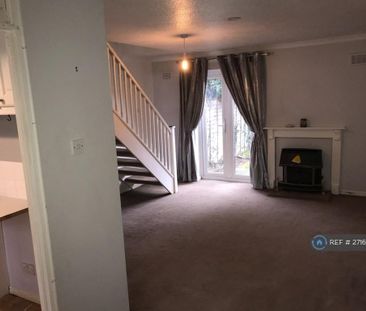 2 bedroom semi-detached house to rent - Photo 3