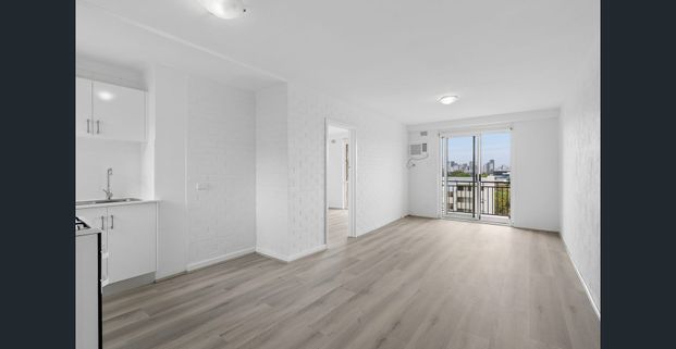 Renovated One Bedroom Unit in Security Block - Photo 1