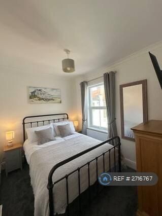 4 bedroom terraced house to rent - Photo 2