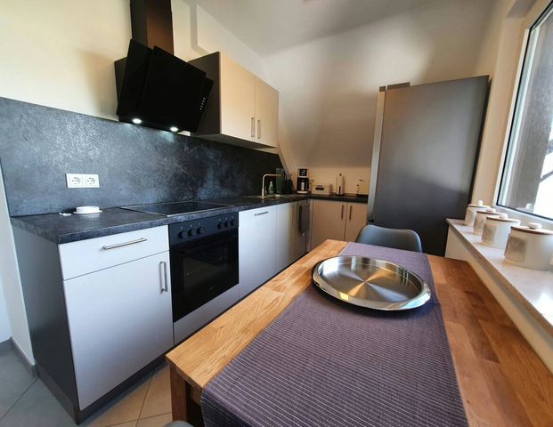 Höhscheid: Sofa frei! Erstbezug – TOP 3 Zimmer Wohnung, 1.OG mit Garten sucht neue Mieter! - Photo 1