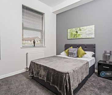 1 bedroom in a house share to rent - Photo 4