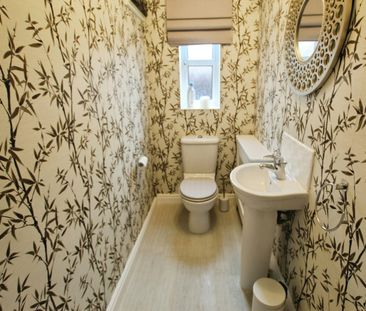 Detached house to rent on - Photo 2