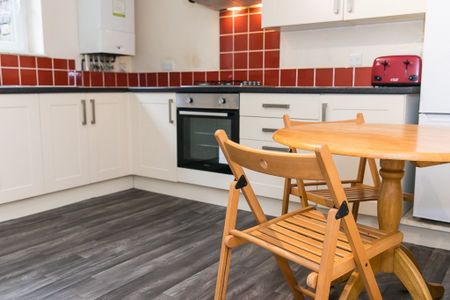 Welton Grove, Hyde Park, Leeds - Photo 5