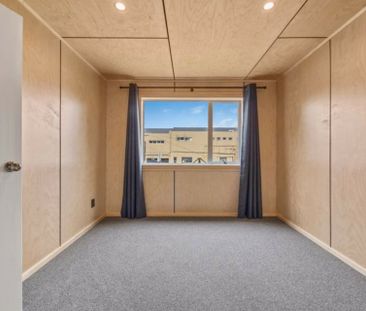 Tastefully renovated and a spacious flat! - Photo 4