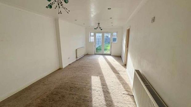 Barnford Crescent, Oldbury, B68 - Photo 1