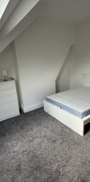 1 bedroom in a house share to rent - Photo 1