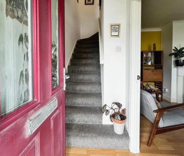 47 Larch Grove, Dunmurry, Belfast, BT17 9QG - Photo 3