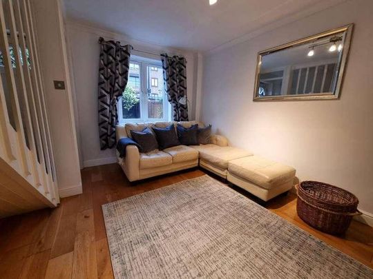 Francis Close, London, E14 - Photo 1