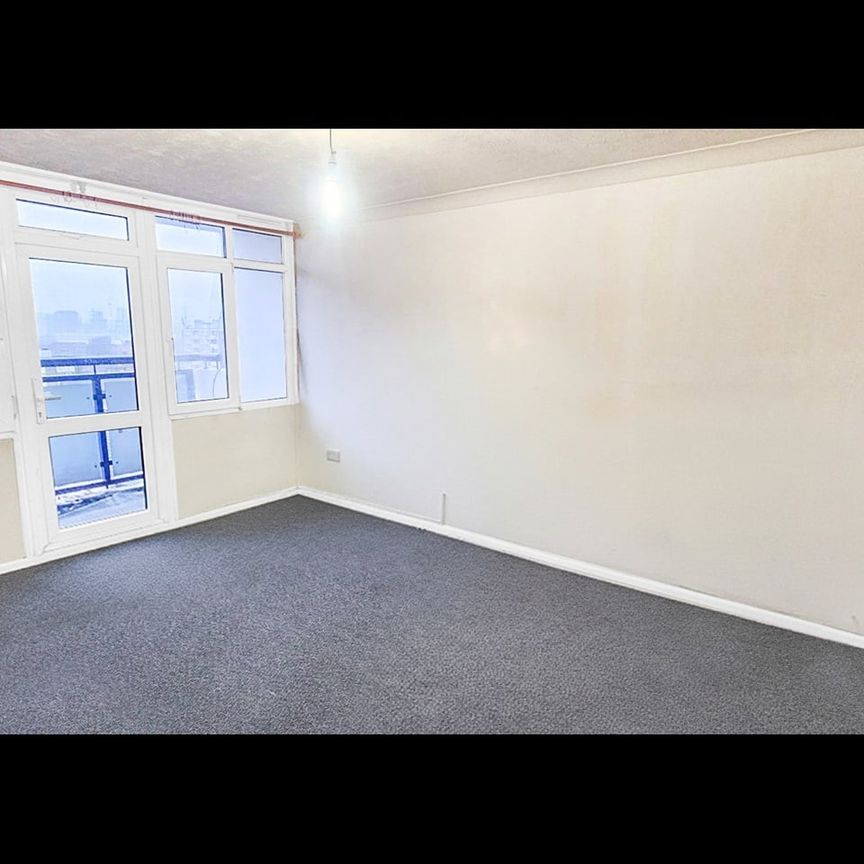 2 Bed Flat, Trinity Gardens, E16 - Photo 1