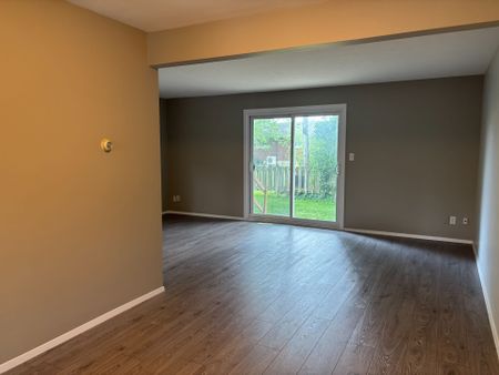 For Lease - 21 Woodlawn Road Unit# 12, Welland, Ontario - Photo 3