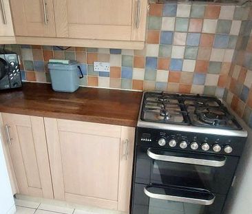 3 bedroom semi-detached house to rent - Photo 4