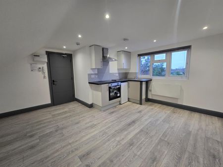 Maxwell Road, Ashford TW15, London - Photo 5