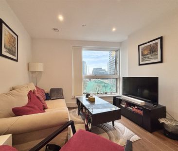 Lincoln Plaza, London - Photo 3