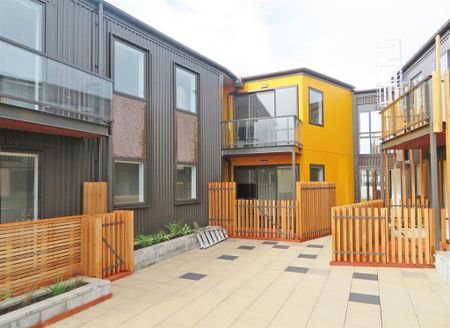 THE FIREMAN'S APARTMENTS - PETONE - Photo 3