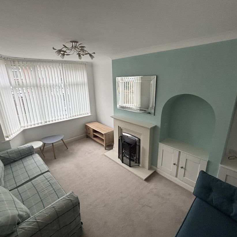 Lincroft Crescent, Chapelfields, Coventry - Photo 1