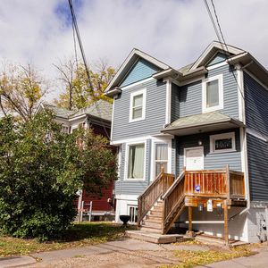 Avenue Houses - Photo 2