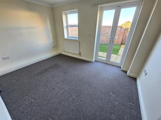 3 bedroom terraced house to rent - Photo 1