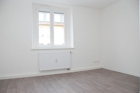 Hell und freundliche 2-Raum-Wohnung mit Balkon - Foto 3