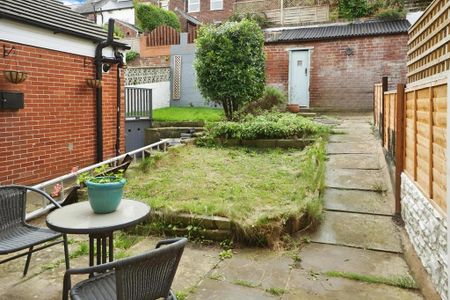 3 bedroom terraced house to rent - Photo 4