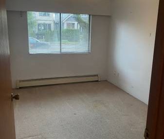 ****KITS****1 bdrm in a shared suite **** - Photo 3