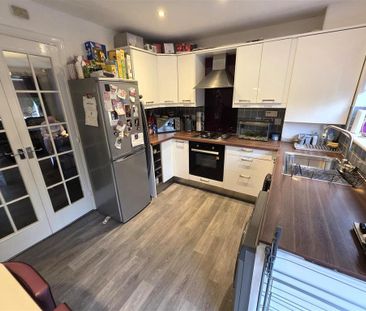 2 bedroom semi-detached house to rent - Photo 4