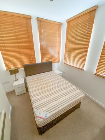 2 bedroom flat to rent - Photo 2