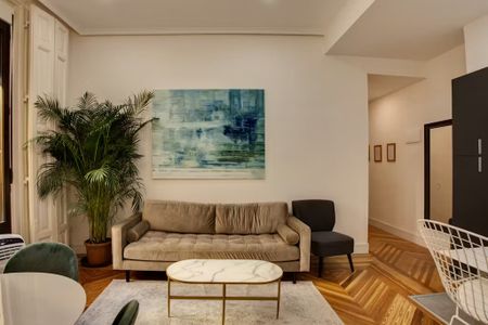 Calle de Fuencarral, Madrid, Community of Madrid 28004 - Photo 2