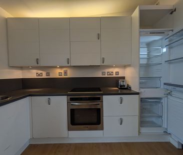 1 Bed Flat, Becquerel Court, SE10 - Photo 5