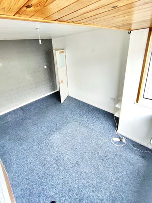 4 Bed Semi-Detached House, Galpins Road, CR7 - Photo 1