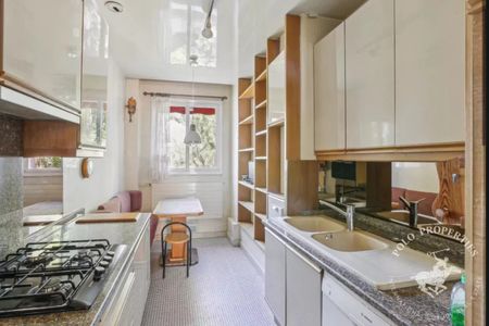 Etage élevé avec balcon- Neuilly-sur-Seine - Photo 3