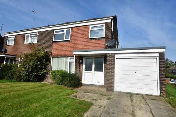 3 bedroom semi-detached house to rent - Photo 1