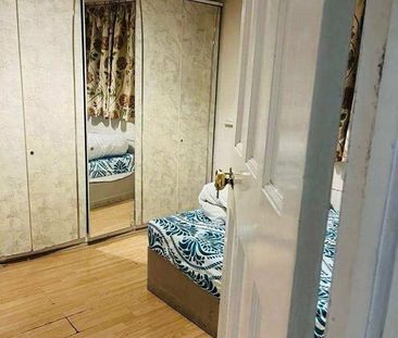 Room in a Shared House, Billet Road, E17 - Photo 2