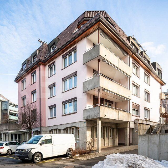 Gepflegte 4.5-Zimmer-Wohnung im Herzen von Einsiedeln zu mieten - Foto 1