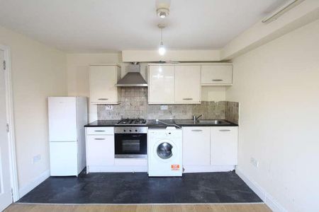 Bedroom Maisonette - Biscot Area, LU3 - Photo 2