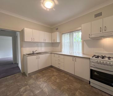 2-3 bedroom Brick Home - GREAT LOCATION - Photo 5