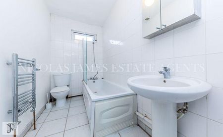 4 bedroom terraced house to rent - Photo 3