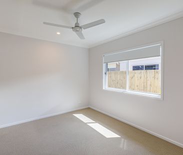 Brand New Luxury Family Home! - Photo 3