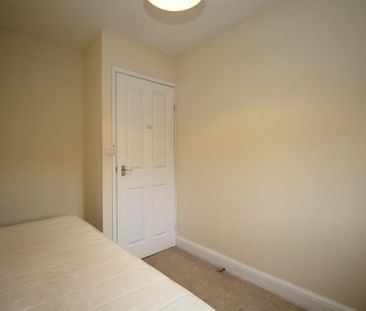 3 bedroom semi-detached house to rent - Photo 6
