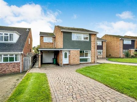 4 bedroom link detached house to rent - Photo 5