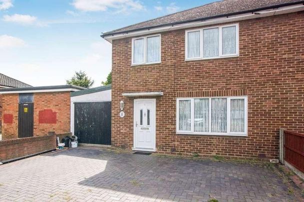 Vernon Road, Romford, RM5 - Photo 1