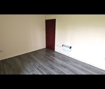 2 Bed Flat, Knightswood, G13 - Photo 1