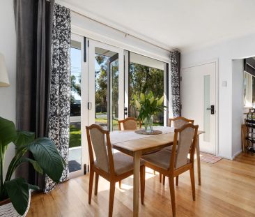 Three Bedroom Home With Huge Backyard - Photo 3